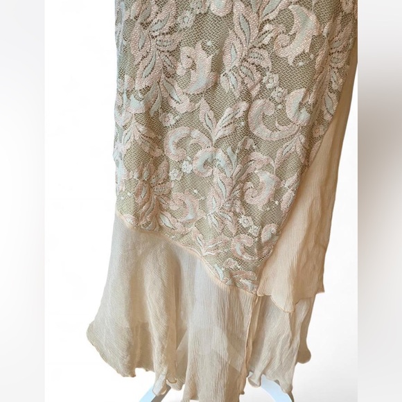 Casadei Asymmetrical Cream Lace Skirt - Picture 3 of 4